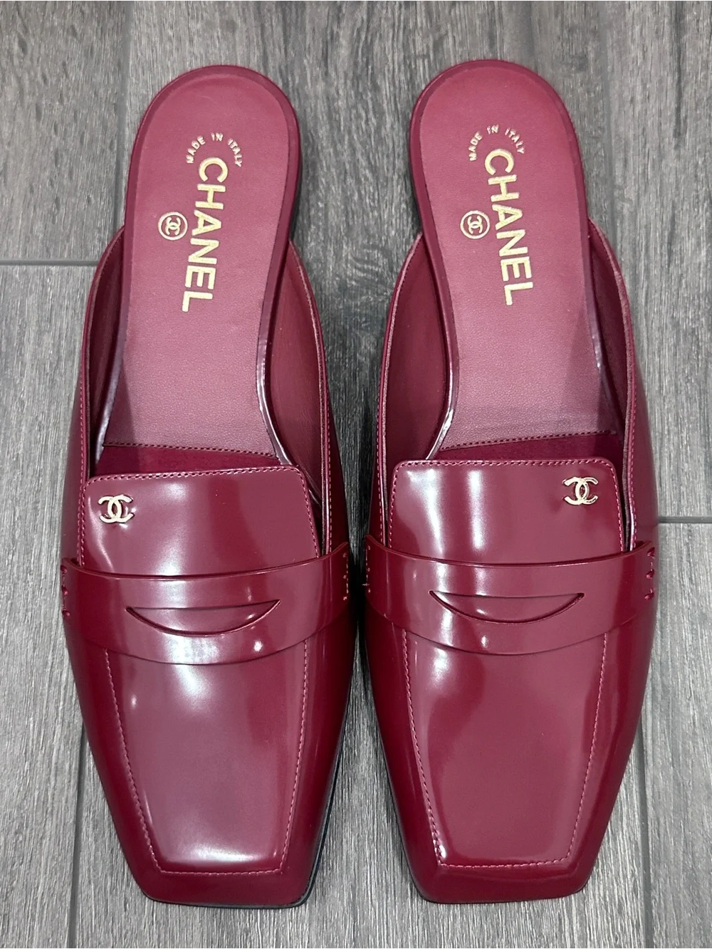 2026 CHANEL BURGUNDY LEATHER SLIDES MULES HALF LOAFER SHOES GOLD CC LOGO 41